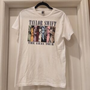 Taylor Swift The Eras Tour T-shirt Size Small